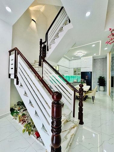 GV, 4 TẦNG MỚI- FULL NT- HẺM OTO NGỦ NHÀ- CÁCH SÂN BAY TSN 10P XE MÁY.
