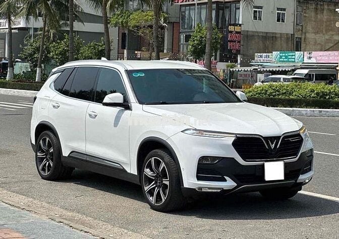 VinFast Lux SA 2.0 Premium 2.0 AT - 2019