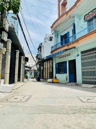 Bán căn nhà cấp 4 -3 mặt tiền hẻm Nguyễn Văn Nghi,f7,dt 5x10m