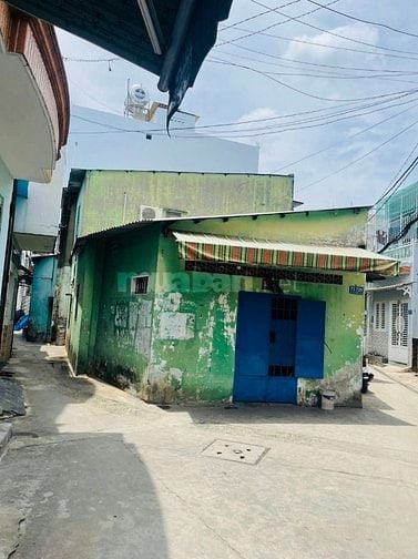 Bán căn nhà cấp 4 -3 mặt tiền hẻm Nguyễn Văn Nghi,f7,dt 5x10m
