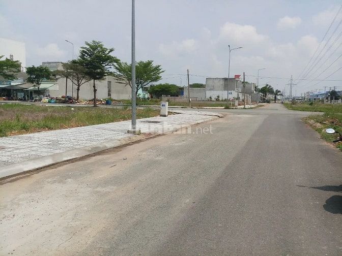 Bán 5x26m thổ cư khu đông dân, cách Aeon Tên Lửa 20p
