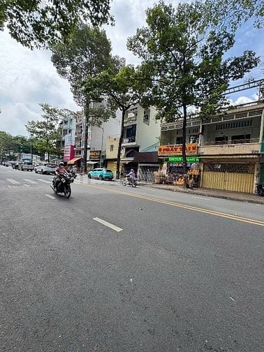 5.2x26m mặt tiền Nguyễn Chí Thanh Phường 12 Quận 5 giá nhỉnh 300tr/m2
