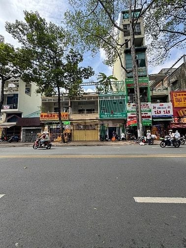 5.2x26m mặt tiền Nguyễn Chí Thanh Phường 12 Quận 5 giá nhỉnh 300tr/m2