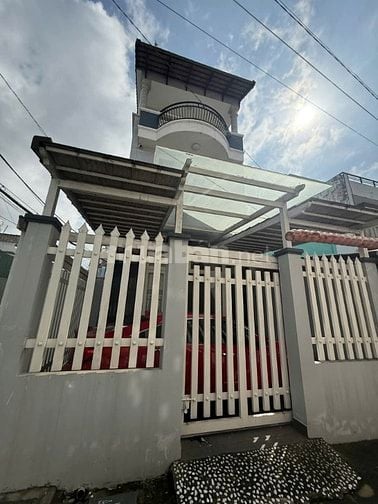 NHÀ 2 LẦU 4PN. 4WC SÂN ĐẬU OTO HẺM ĐƯỜNG 9 LINH TÂY. THỦ ĐỨC