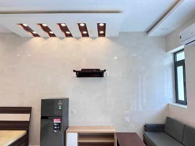 Cần bán căn hộ lầu 2 MT đường Bùi Viện Q1 dt: 10m x 6m 2PN giá 3 tỷ 6