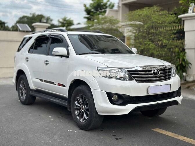 Option 100 củ Toyota Fortuner Sportivo 2015 lướt