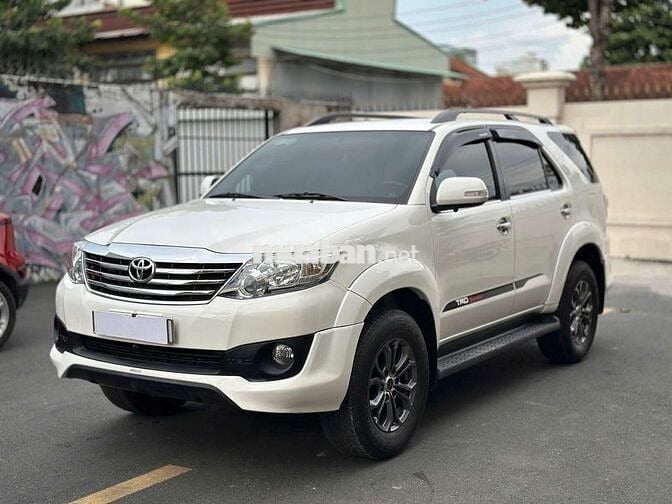 Option 100 củ Toyota Fortuner Sportivo 2015 lướt
