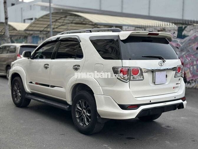 Option 100 củ Toyota Fortuner Sportivo 2015 lướt