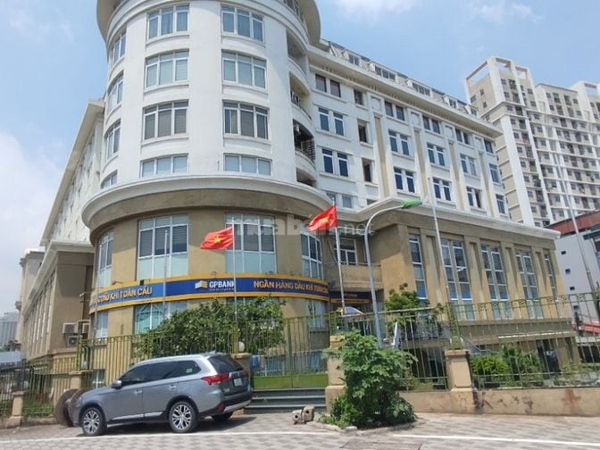 BÁN CĂN HỘ TOÀ NHÀ HỖN HỢP VƯỜN ĐÀO,713 LẠC LONG QUÂN 100M, 9 TỶ 