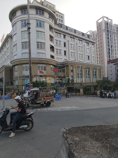 BÁN CĂN HỘ TOÀ NHÀ HỖN HỢP VƯỜN ĐÀO,713 LẠC LONG QUÂN 100M, 9 TỶ 