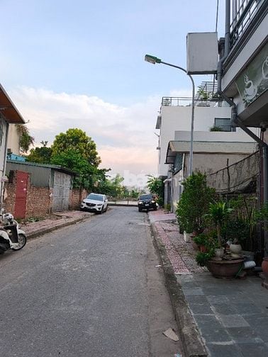 BÁN NHÀ ĐẤT ĐẤU GIÁ LONG BIÊN – VIEW HỒ – 2 MẶT TIỀN DIỆN TÍCH 100M2 