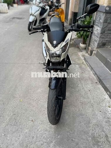 Suzuki Satria 2022 màu đỏ trắng bstp chính chủ