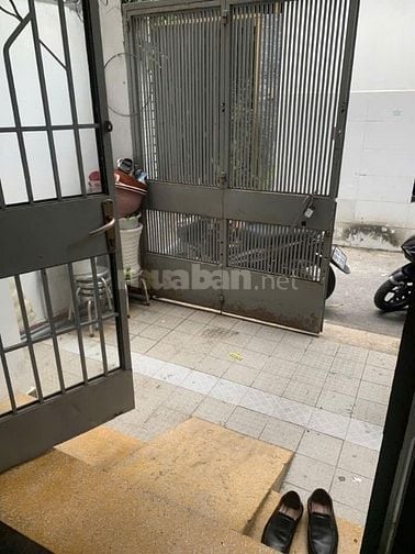 Nhà nở hậu gần Cầu Kênh Tẻ, 02 Tầng, DT 4x18m.