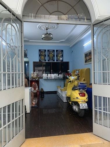 Nhà nở hậu gần Cầu Kênh Tẻ, 02 Tầng, DT 4x18m.