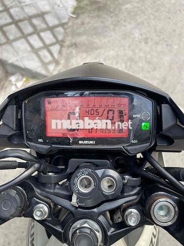 Suzuki Satria 2022 màu đỏ trắng bstp chính chủ