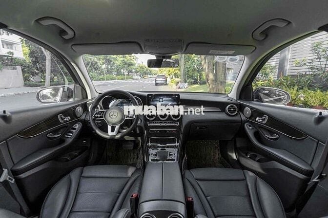 GLC200 model 2022 màu đen up Glc300 siêu đẹp