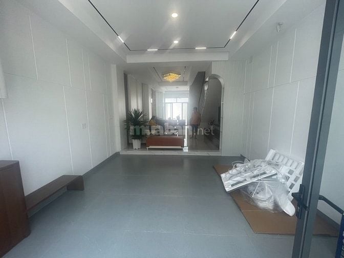 Nhà 3 tầng - Quận 7 - gồm 4 phòng ngủ - 81m2 công nhận đủ - 9,x tỷ tl