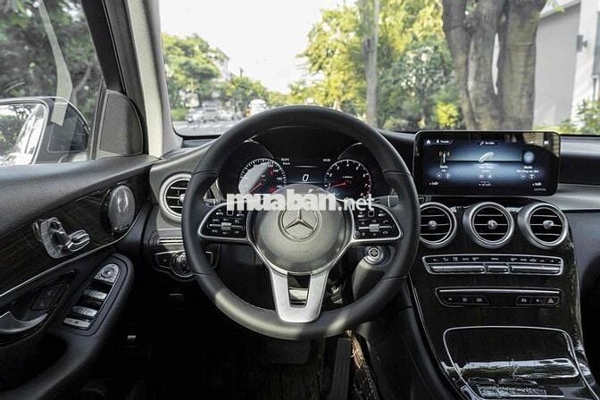 GLC200 model 2022 màu đen up Glc300 siêu đẹp