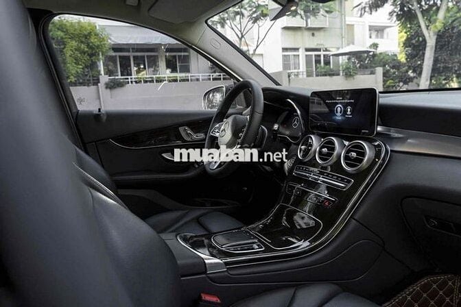 GLC200 model 2022 màu đen up Glc300 siêu đẹp