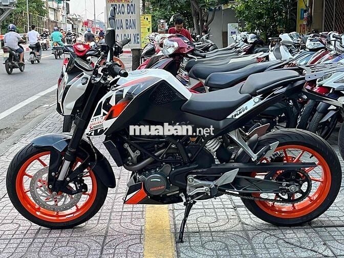 DUKE 200