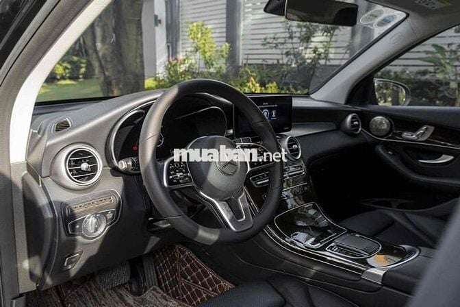 GLC200 model 2022 màu đen up Glc300 siêu đẹp