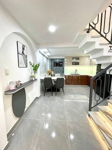 Bán nhà ngay Trần Phú,Q5 Giá 3 tỷ 018tr,sổ riêng,DT: 60m2. Zalo/gọi ngay 0398.55.8888