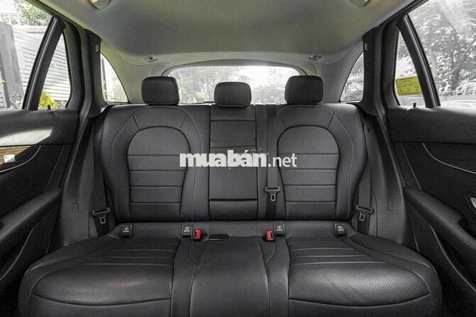 GLC200 model 2022 màu đen up Glc300 siêu đẹp