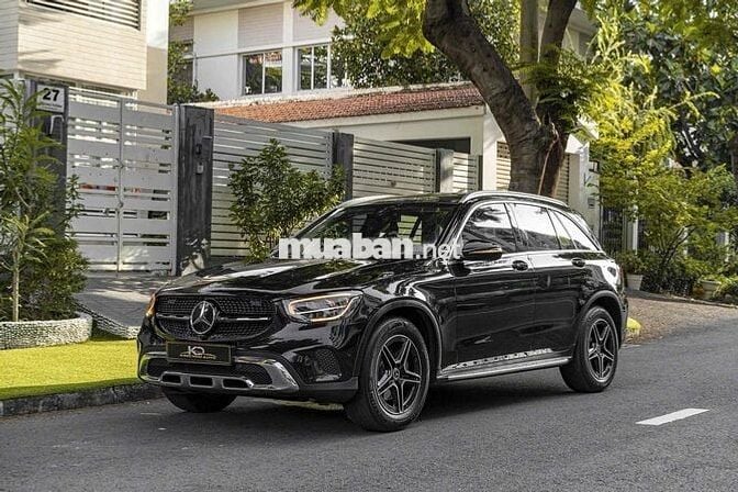 GLC200 model 2022 màu đen up Glc300 siêu đẹp
