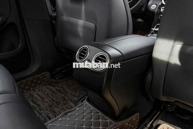 GLC200 model 2022 màu đen up Glc300 siêu đẹp