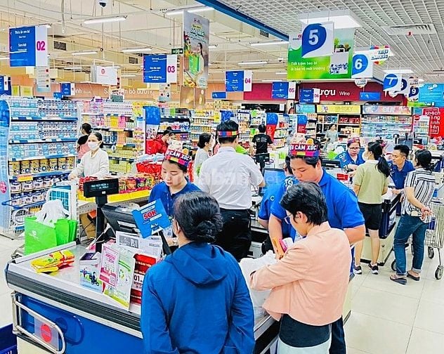 Dịp Hè Siêu Thị Tuyển Gấp NV Trung Tuổi Phụ Bán Hàng Đi Làm Ngay