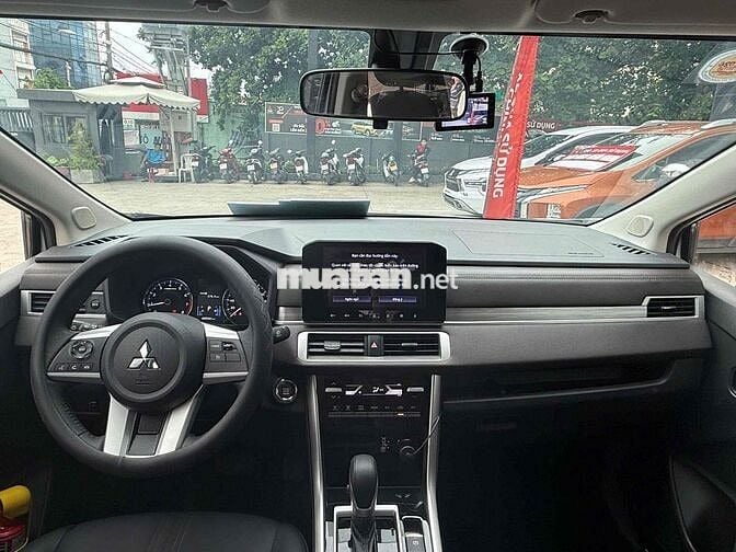 Mitsubishi Xpander 2025 Premium - 585 kilomet