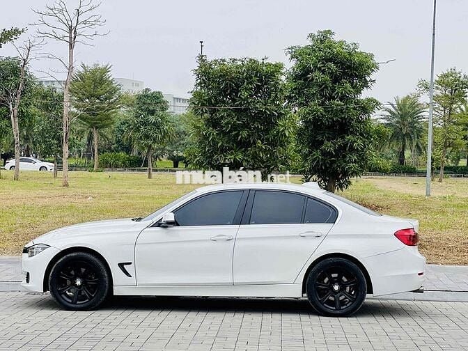 BMW 3 Series 2013 320i - 100000 km