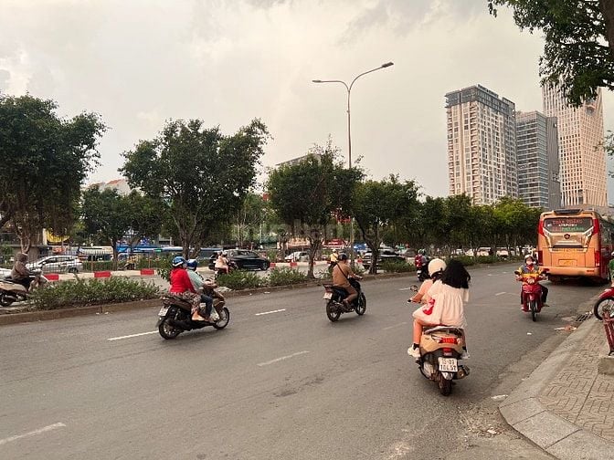⭐️Nhà 1 Lầu DT:4,4x21m góc 2 mặt hẻm 1 trục xe hơi Điên Biên Phủ, P21.