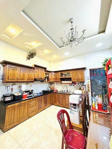 Bán nhà 3 tầng, mặt tiền kinh doanh khu Tên Lửa, 4x20, chỉ hơn 9 tỷ.