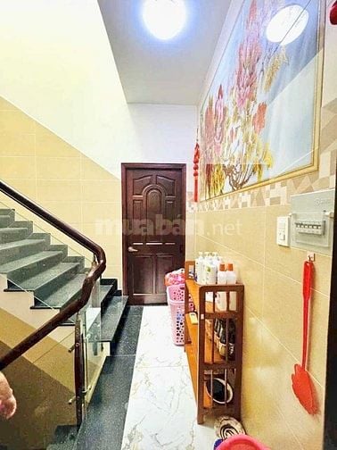 Bán nhà 3 tầng, mặt tiền kinh doanh khu Tên Lửa, 4x20, chỉ hơn 9 tỷ.