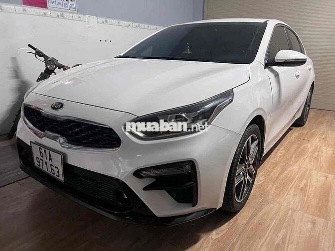 Kia Cerato 2021 2.0 AT PREMIUM - 66000 km