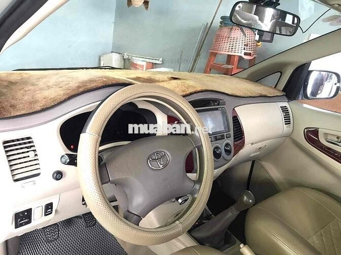 Toyota Innova 2006 G - 180000 km