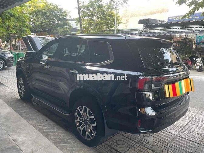 Ford Everest 2023 Titanium 2.0 AT 4x2 - 20000 km