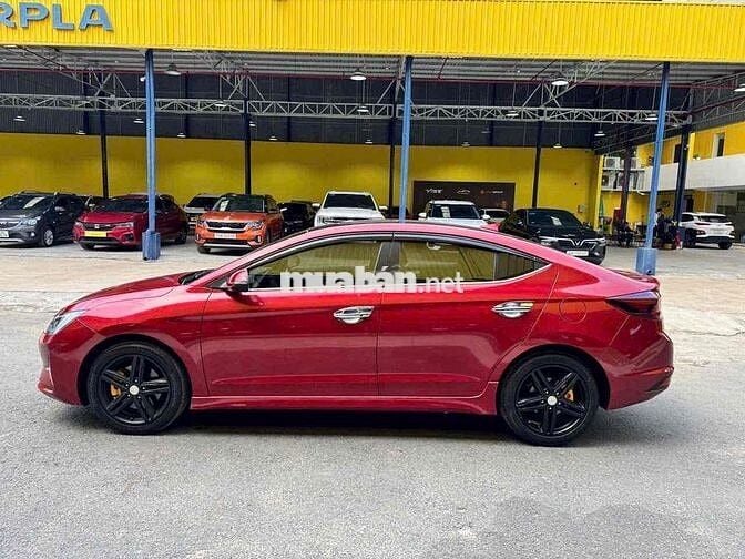 Hyundai Elantra 2019 Sport 1.6 AT - 44000 km