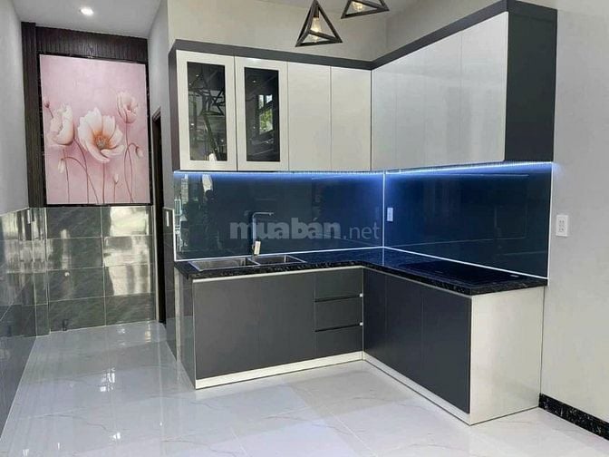 Vỡ nợ bán nhà 60m2,1 trệt 2 lầu,1 tỷ 180 triệu,bà hom,p13,quận 6