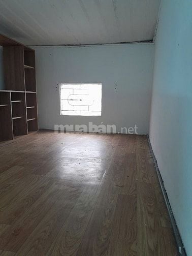 Cho thuê nhà ngõ 104 Đào Tấn, có gác xép, khép kín 