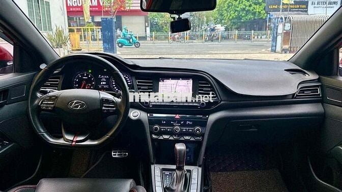Hyundai Elantra 2019 Sport 1.6 AT - 44000 km