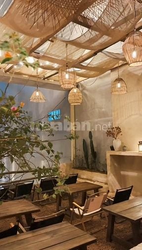 CẦN TUYỂN GẤP VÀI BẠN PHỤ BÁN CÀ PHÊ - ĐỒ UỐNG