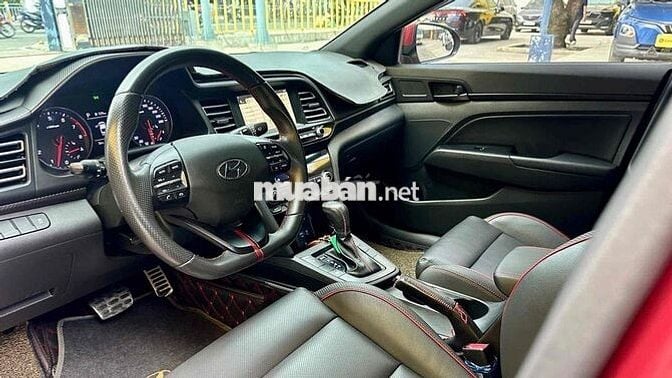 Hyundai Elantra 2019 Sport 1.6 AT - 44000 km