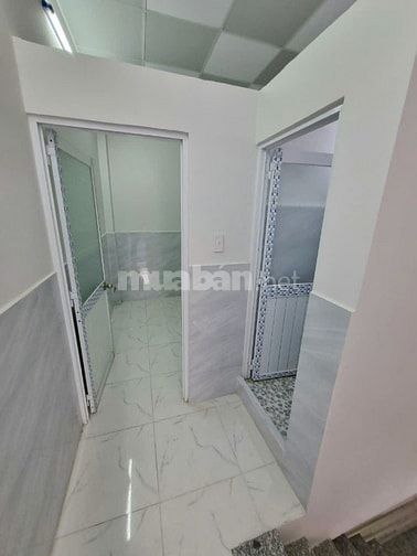 Nhà đẹp 2 tầng gần Chợ Hưng Long giá chỉ 630 triệu