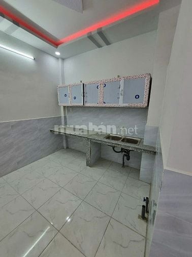 Nhà đẹp 2 tầng gần Chợ Hưng Long giá chỉ 630 triệu