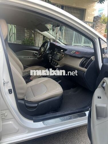 Kia Rio 2015 1.4 AT Sedan - 91000 km
