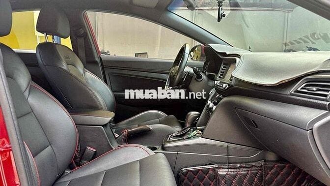 Hyundai Elantra 2019 Sport 1.6 AT - 44000 km
