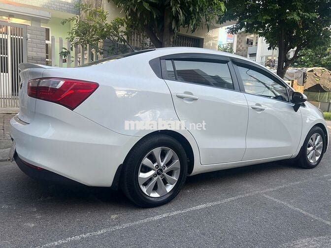 Kia Rio 2015 1.4 AT Sedan - 91000 km