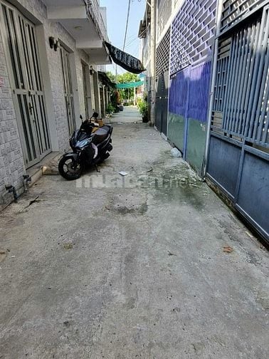 Nhà đẹp 2 tầng gần Chợ Hưng Long giá chỉ 630 triệu